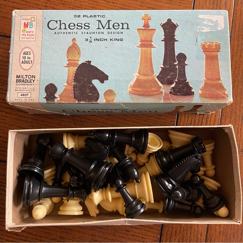 Vintage 1969 Milton Bradley Chess Men 32 Pieces in Original Box Staunton Design
